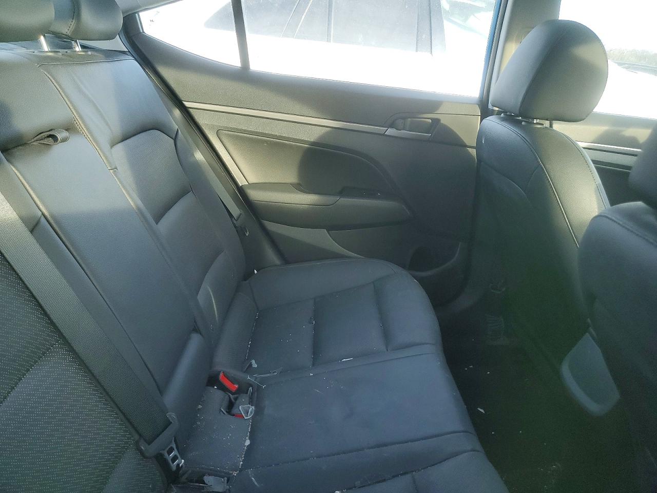 2017 HYUNDAI ELANTRA SE photo 10