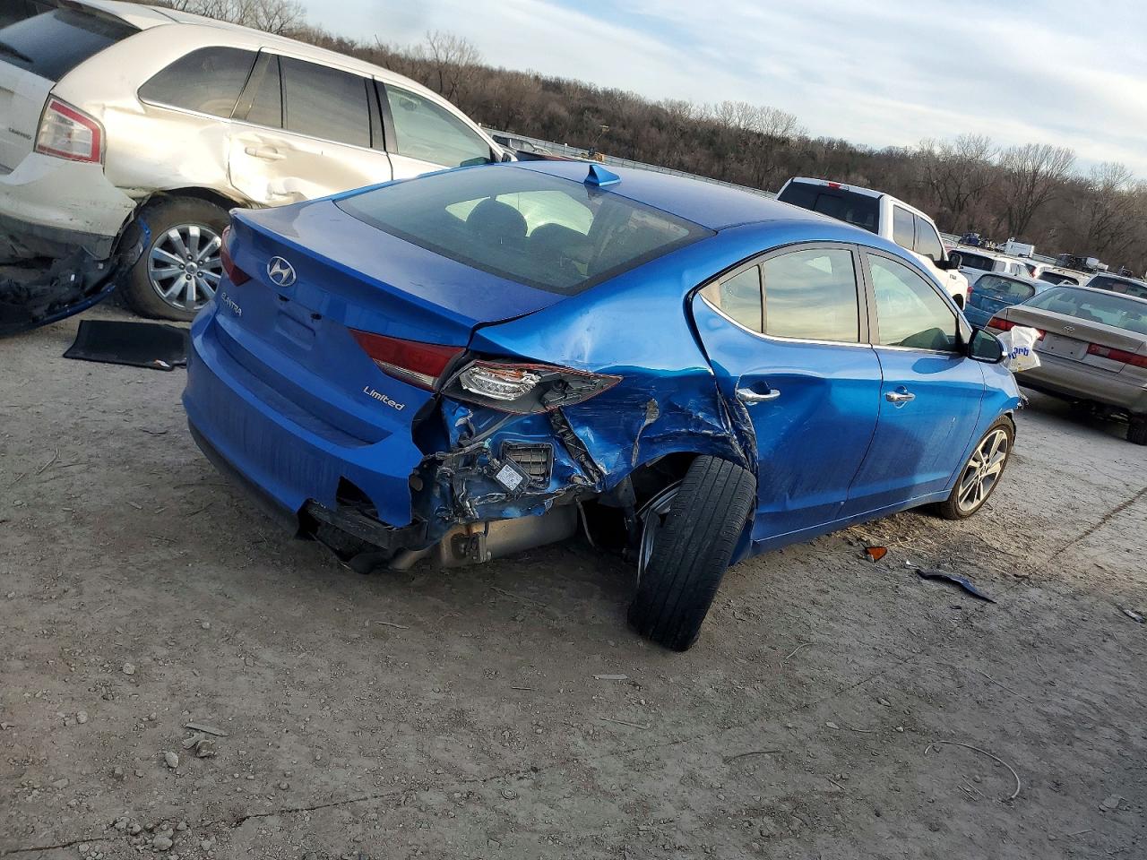 2017 HYUNDAI ELANTRA SE photo 3