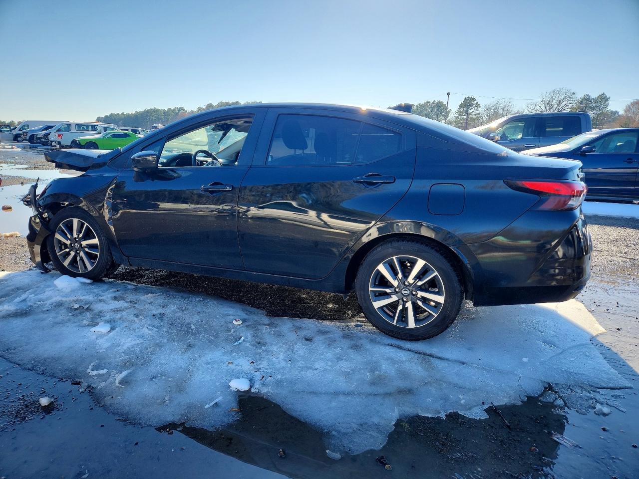 2021 NISSAN VERSA SV photo 2