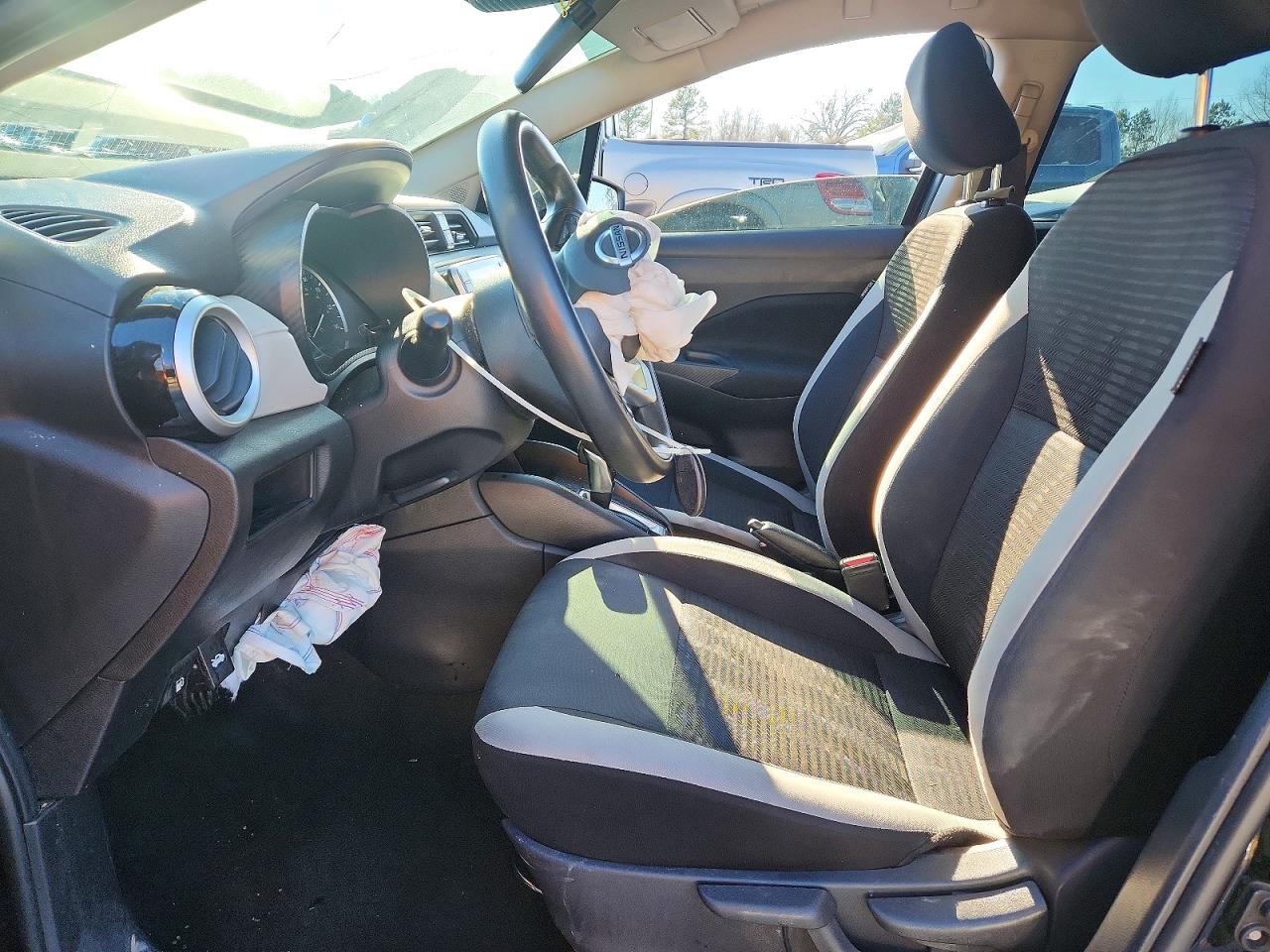 2021 NISSAN VERSA SV photo 7