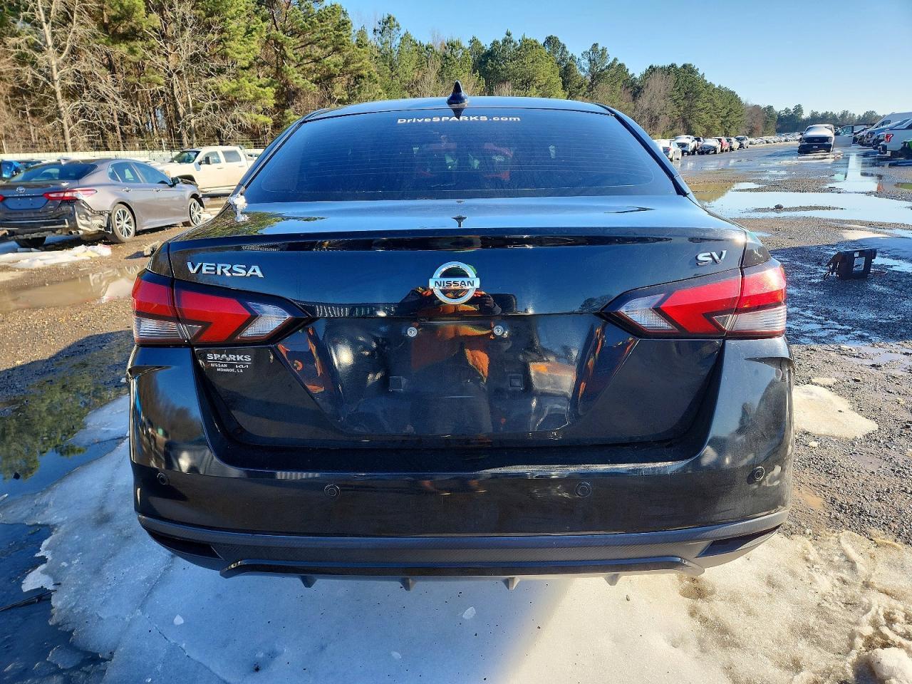 2021 NISSAN VERSA SV photo 6