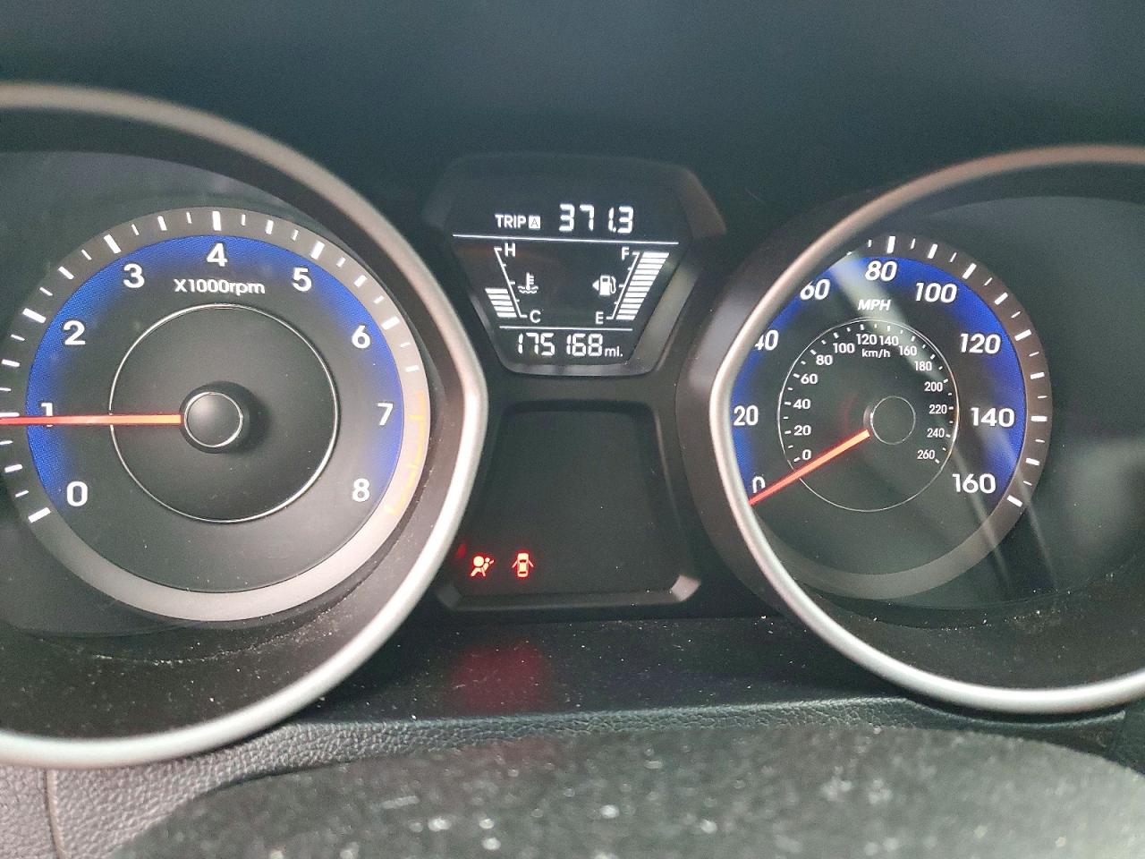 2016 HYUNDAI ELANTRA SE photo 9