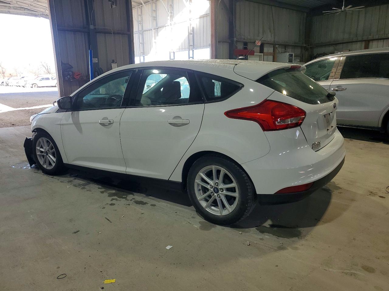 2018 FORD FOCUS SE photo 2