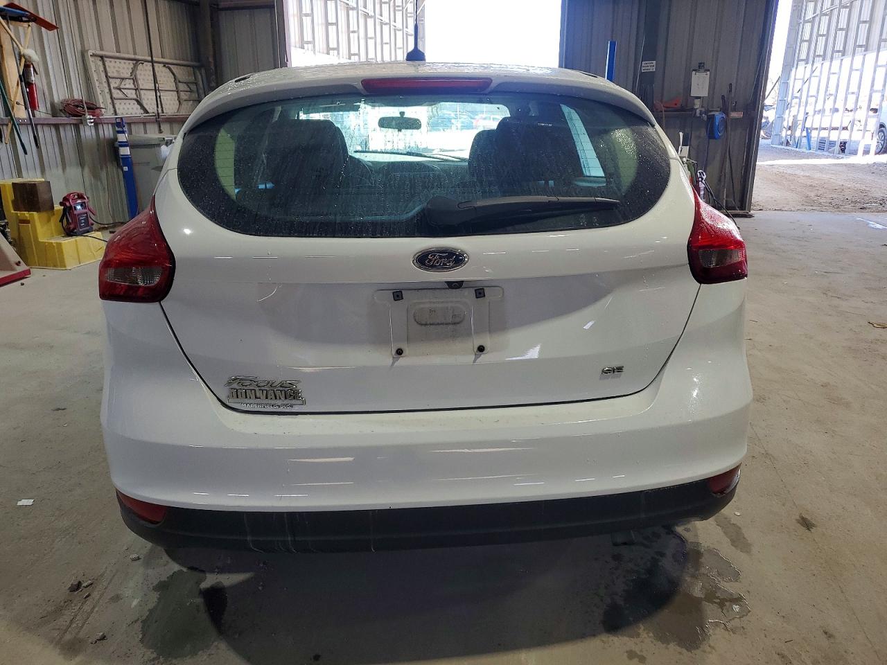 2018 FORD FOCUS SE photo 6