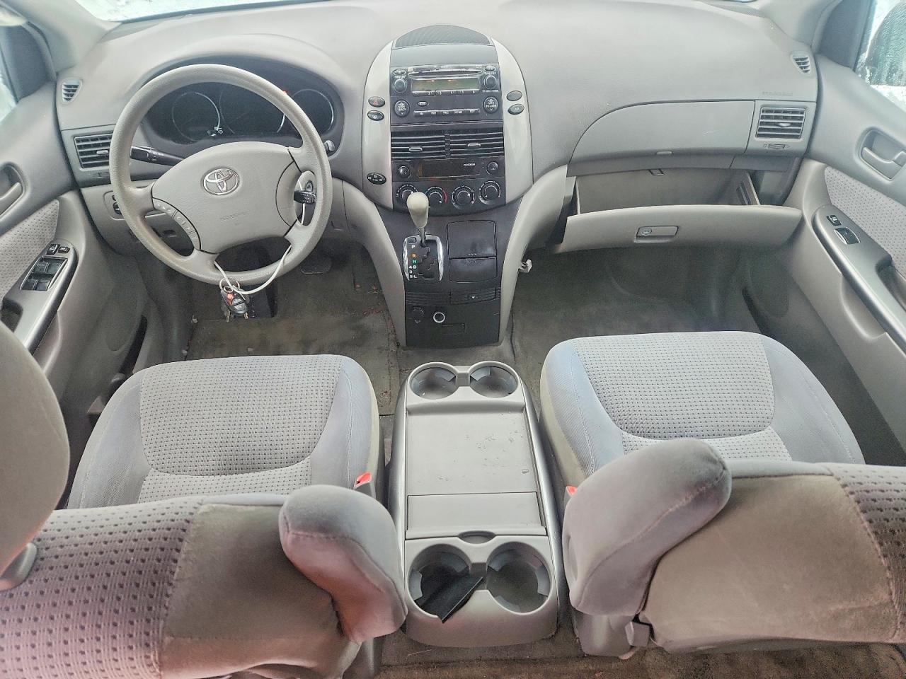 2006 TOYOTA SIENNA CE photo 8