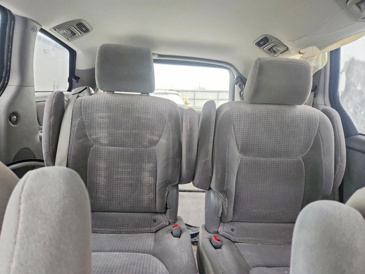 2006 TOYOTA SIENNA CE photo 10