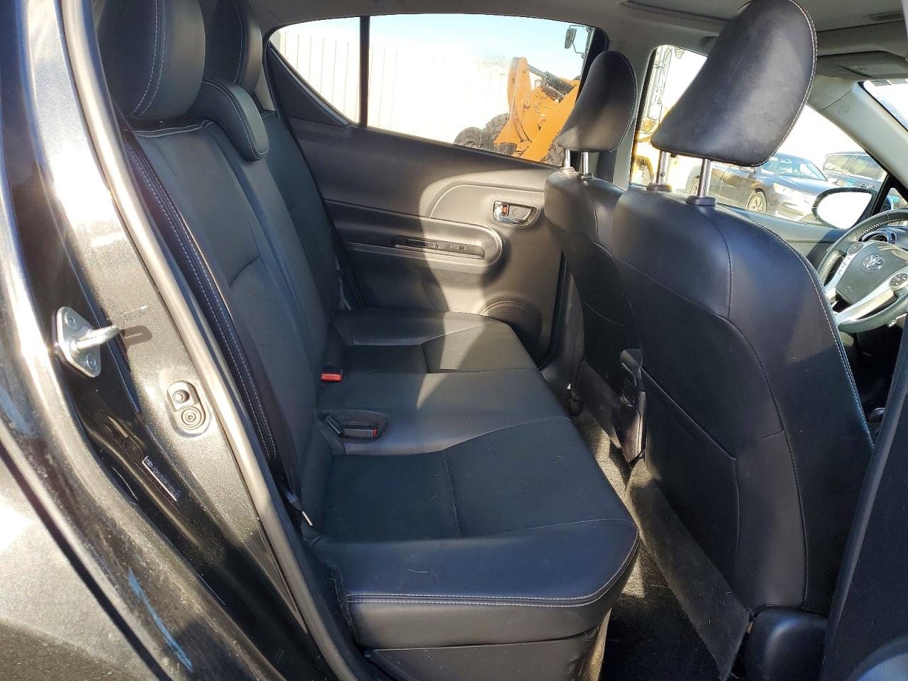 2015 TOYOTA PRIUS photo 10