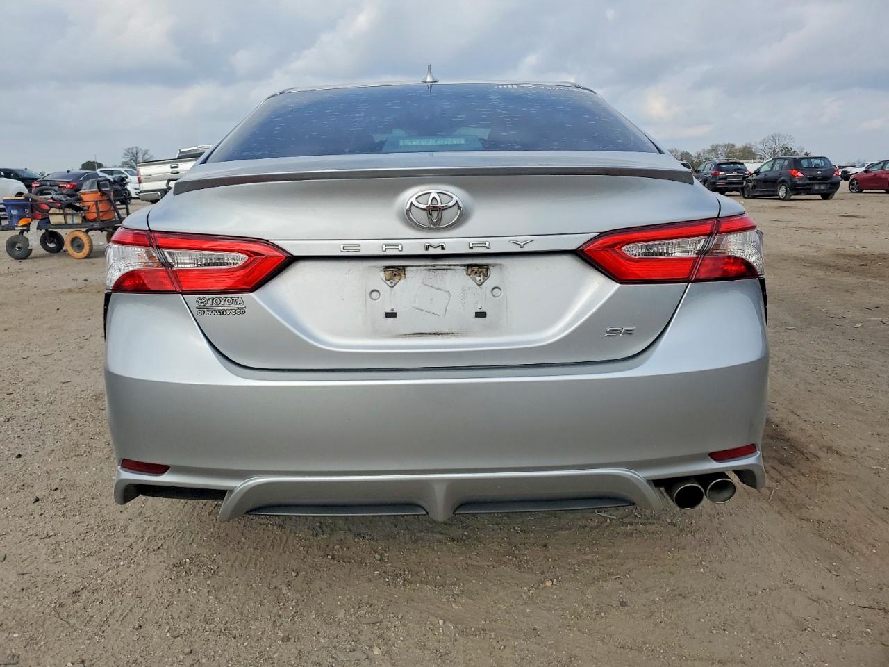 2019 TOYOTA CAMRY L photo 11