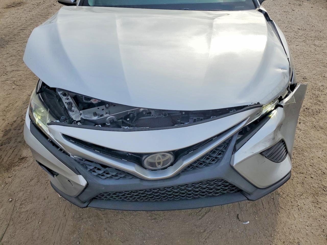 2019 TOYOTA CAMRY L photo 21