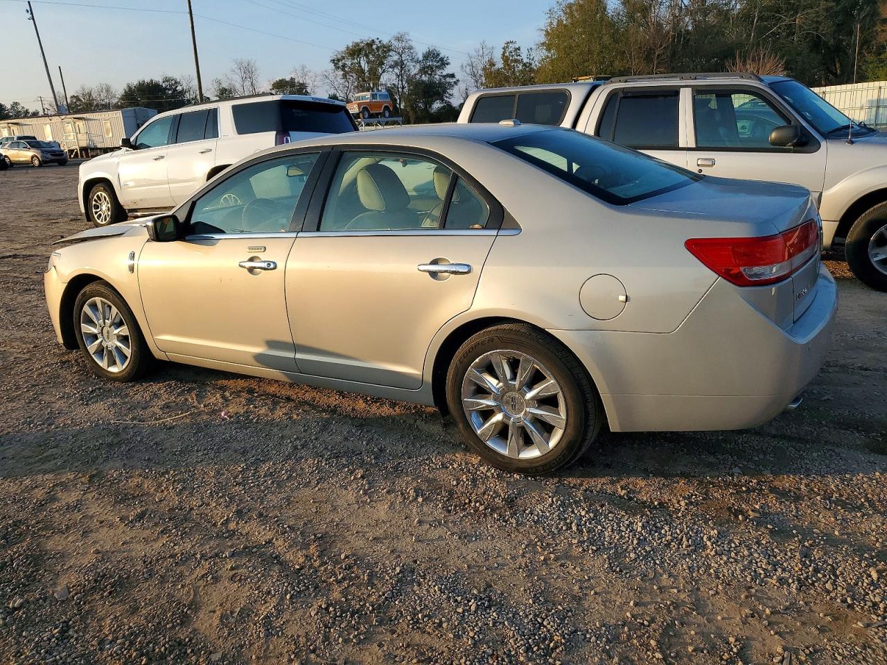 2010 LINCOLN MKZ photo 2