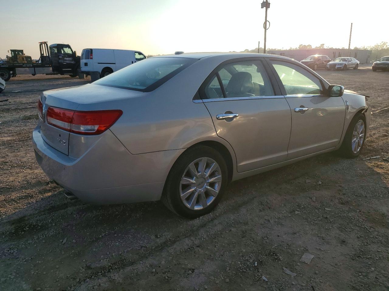 2010 LINCOLN MKZ photo 3