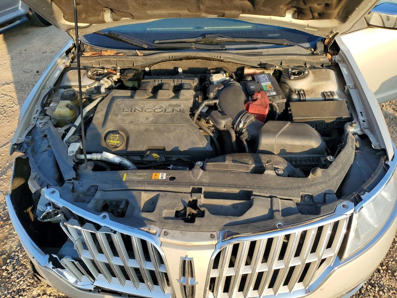 2010 LINCOLN MKZ photo 11