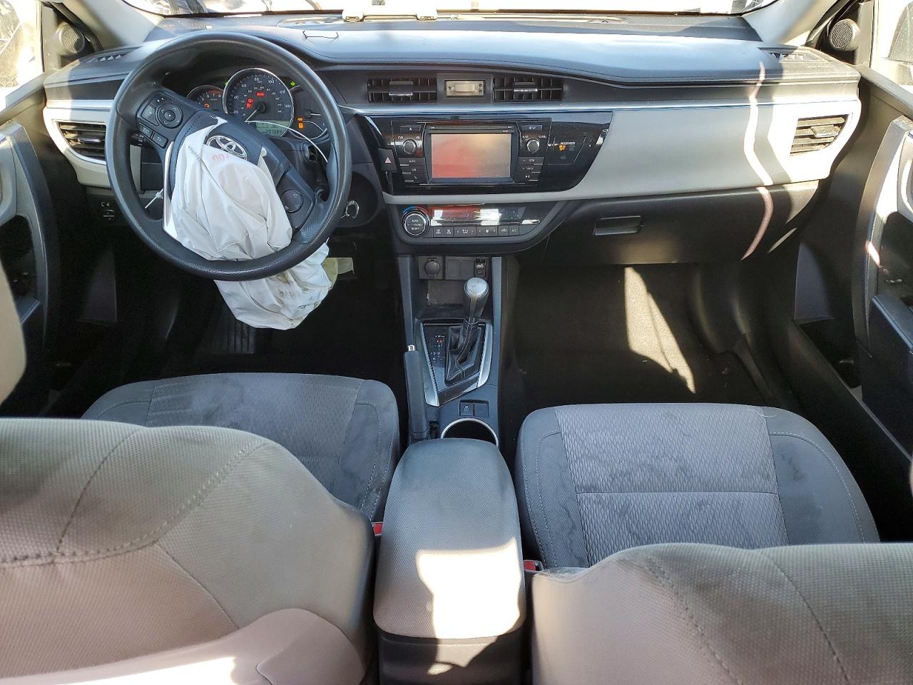 2015 TOYOTA COROLLA L photo 15
