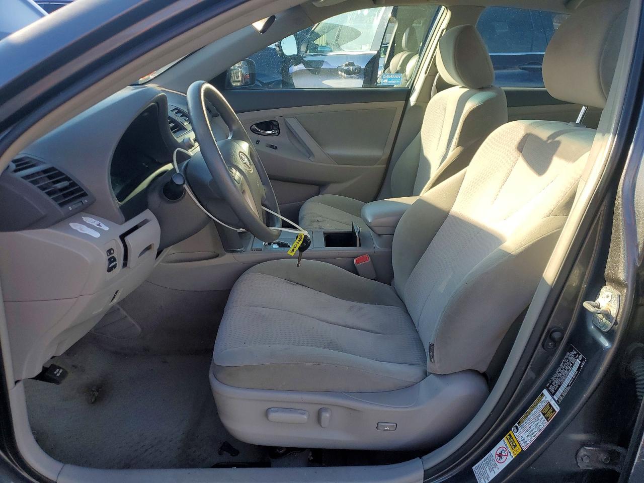 2010 TOYOTA CAMRY BASE photo 7