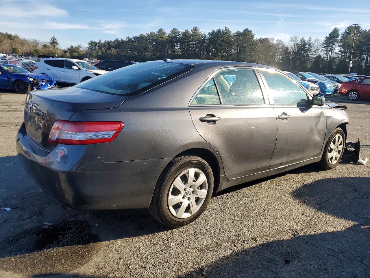2010 TOYOTA CAMRY BASE photo 3
