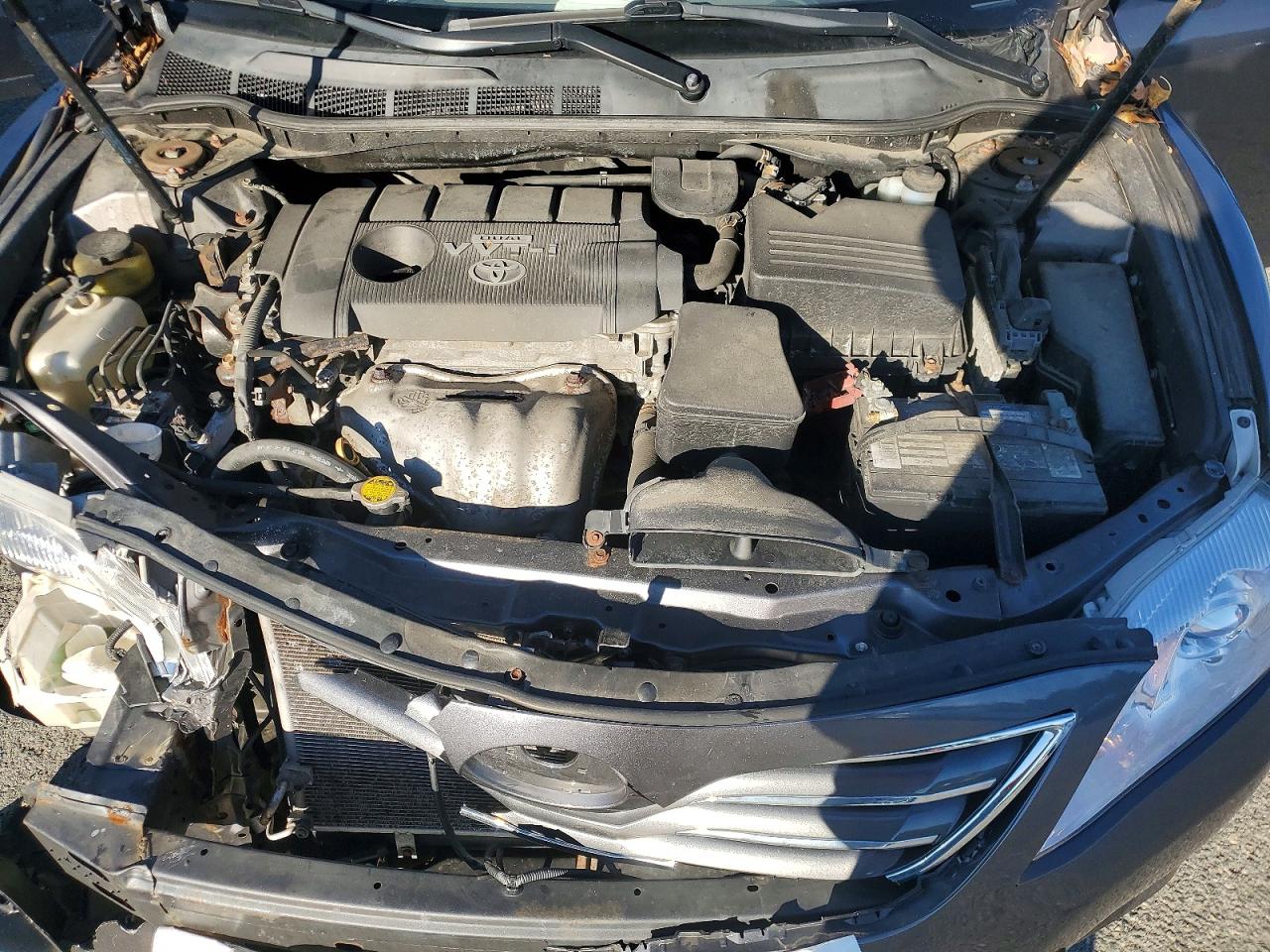 2010 TOYOTA CAMRY BASE photo 11
