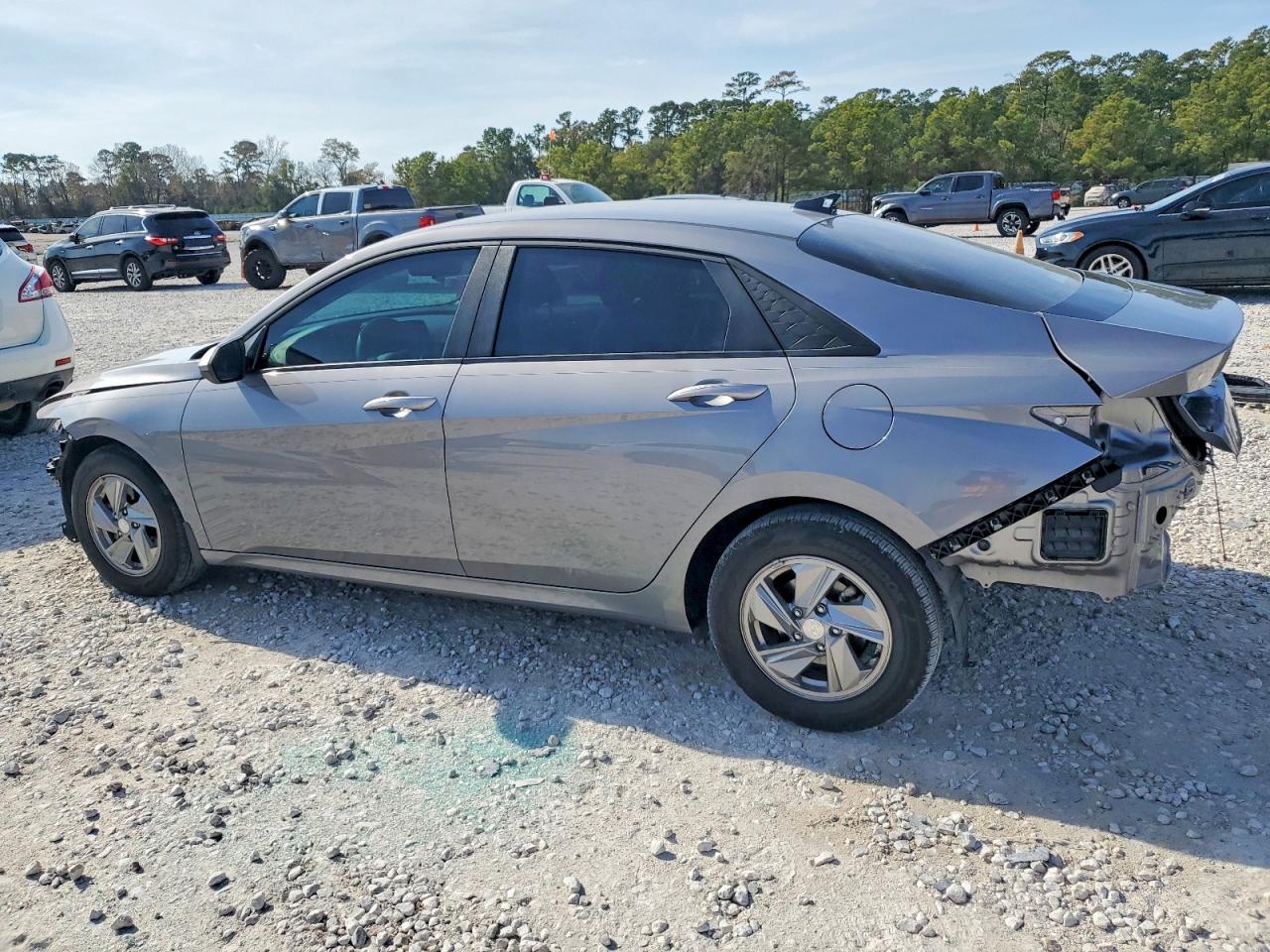 2024 HYUNDAI ELANTRA SE photo 2