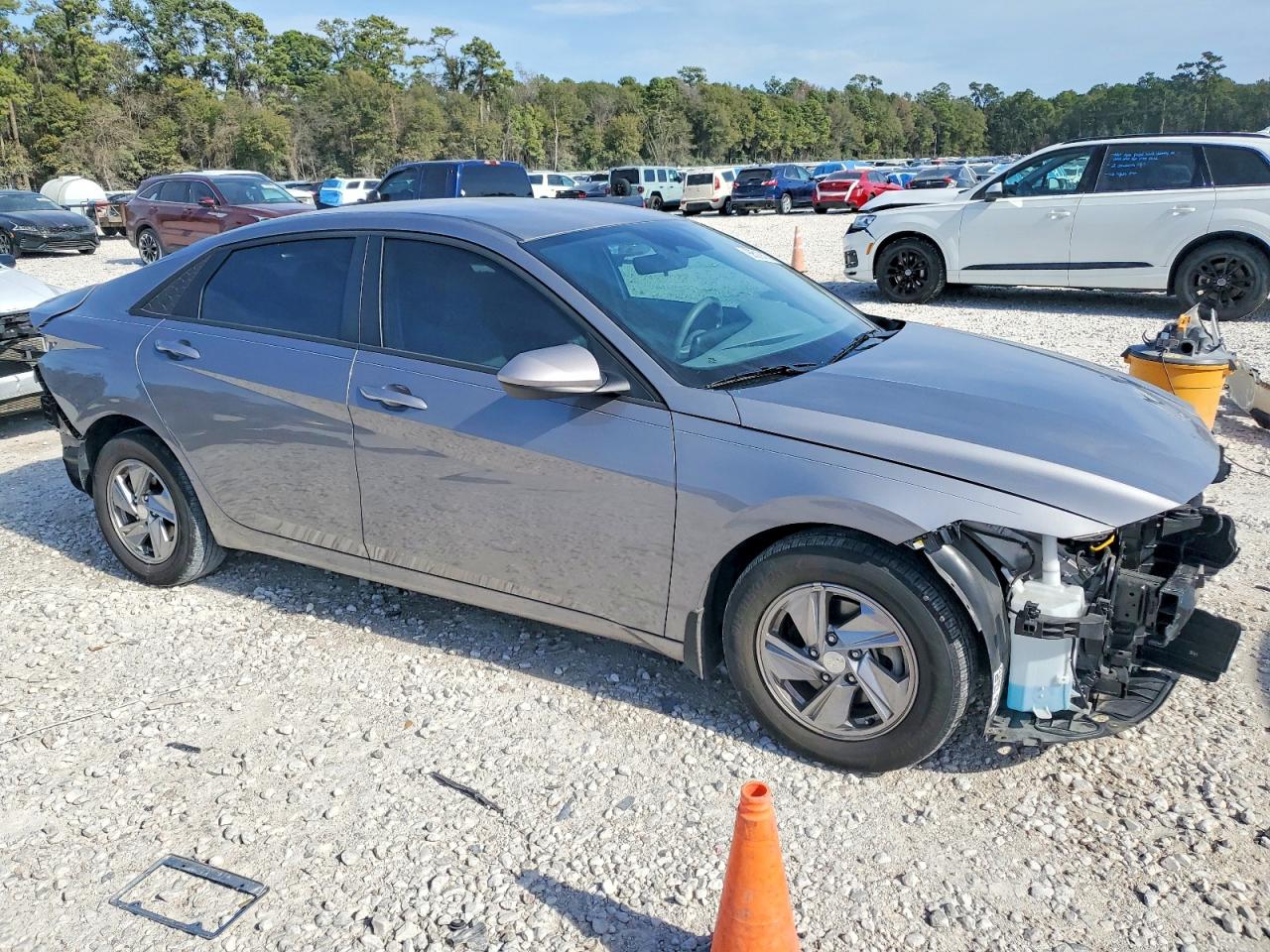 2024 HYUNDAI ELANTRA SE photo 4