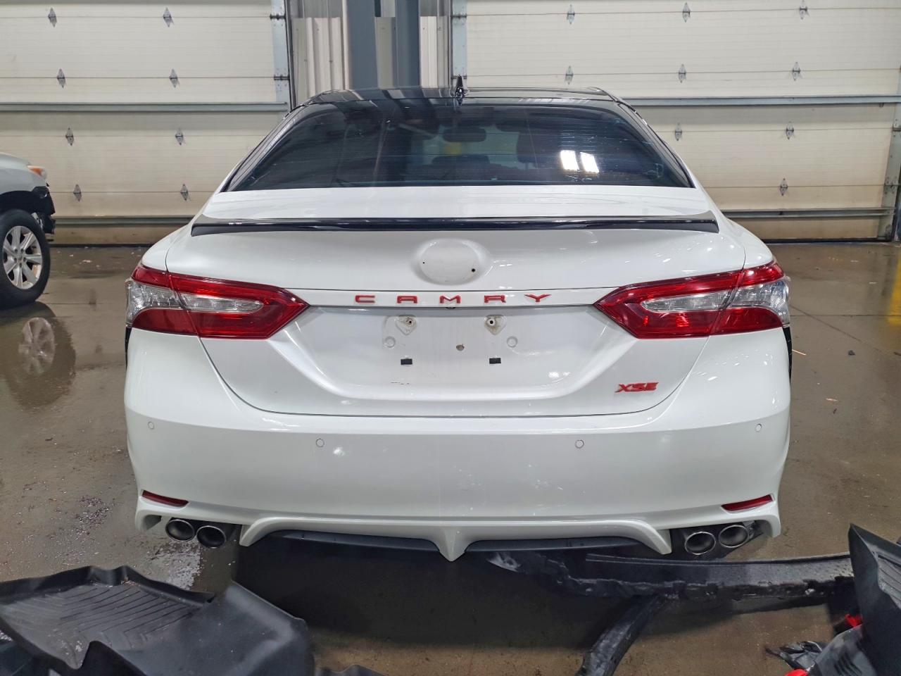 2018 TOYOTA CAMRY XSE photo 6