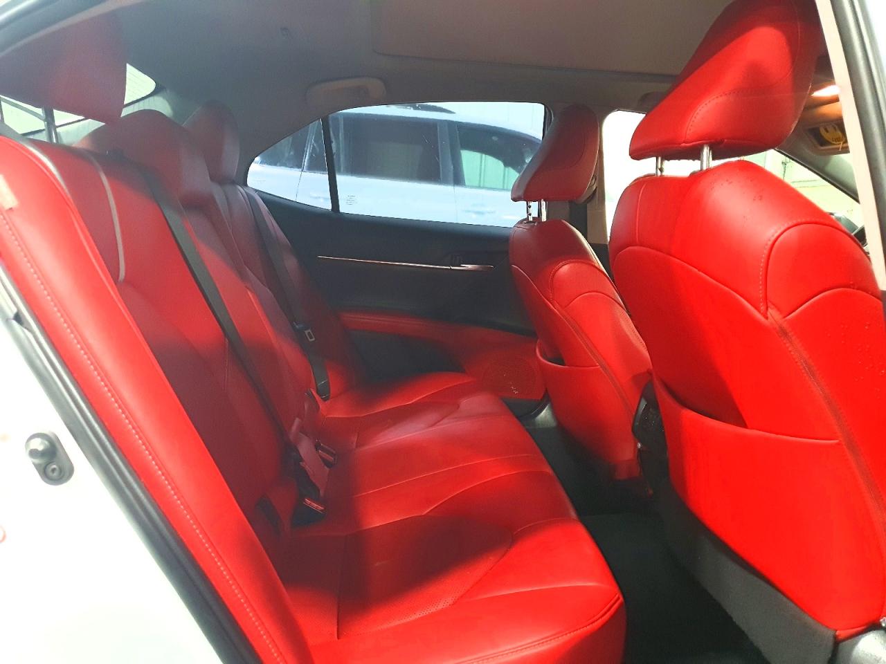 2018 TOYOTA CAMRY XSE photo 10