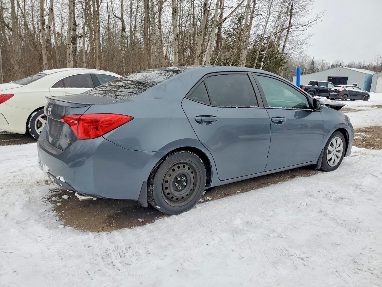 2015 TOYOTA COROLLA L photo 3