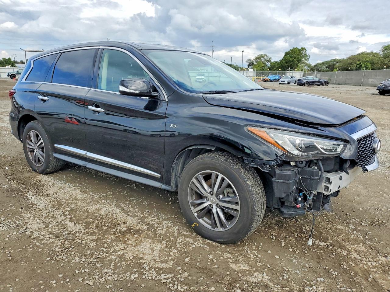 2020 INFINITI QX60 LUXE photo 10