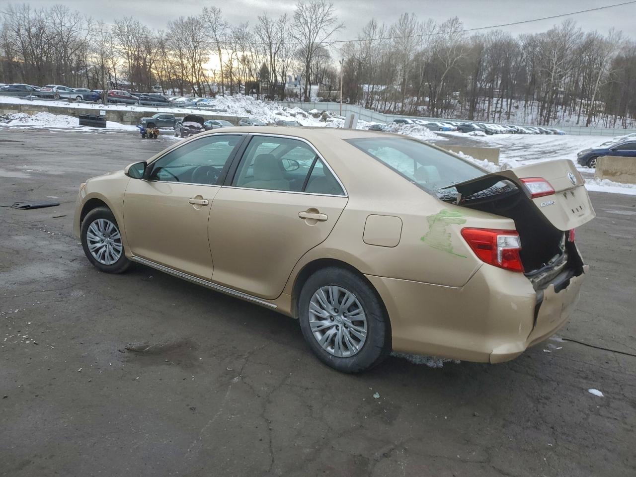 2012 TOYOTA CAMRY BASE photo 2