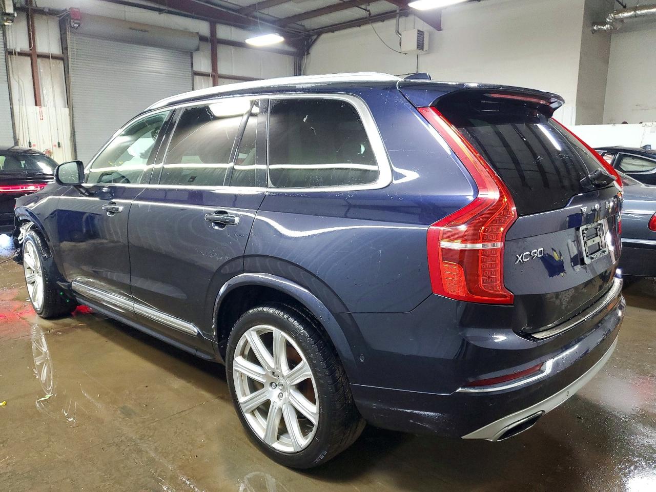 2016 VOLVO XC90 T6 photo 2