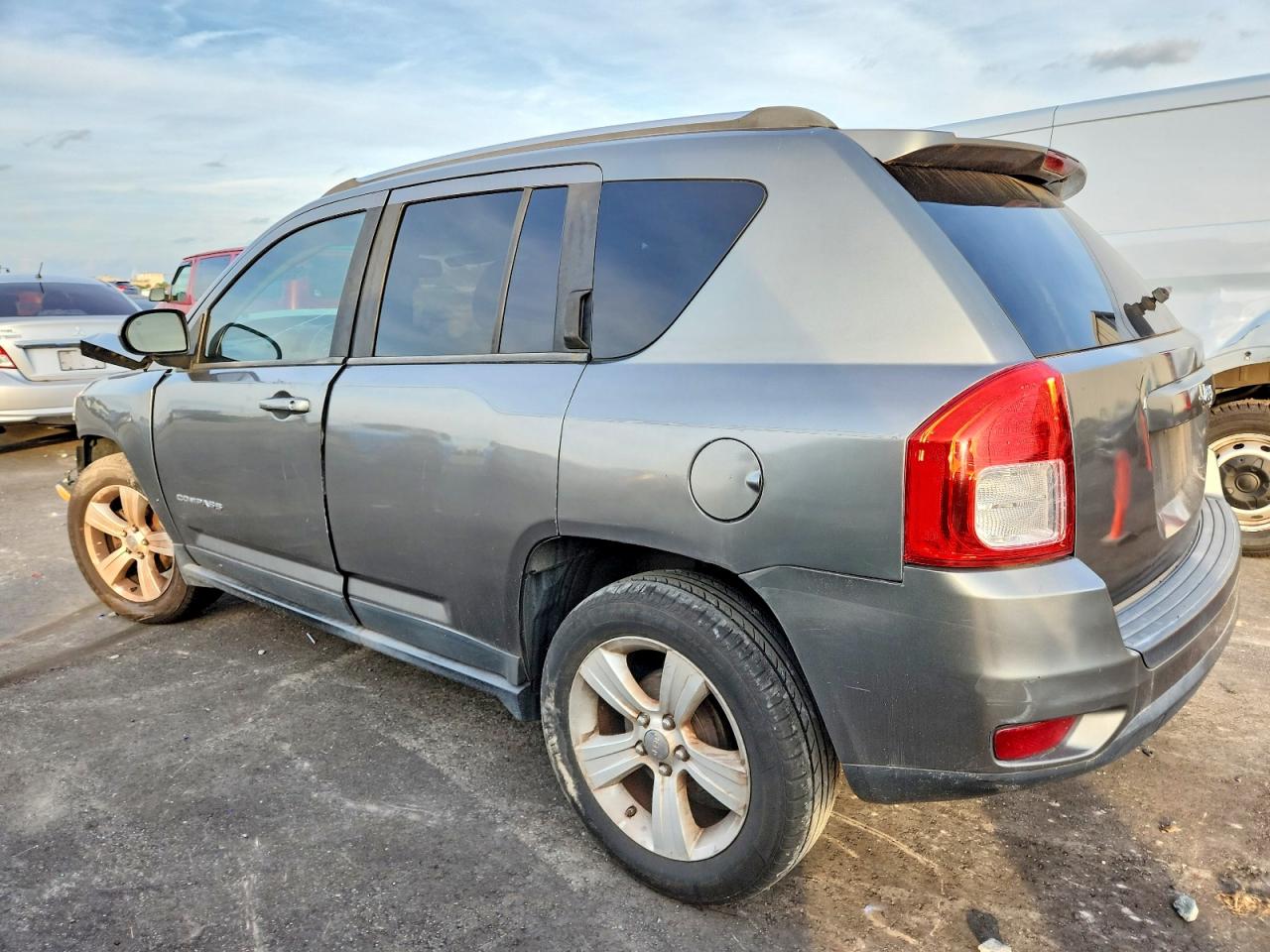 2012 JEEP COMPASS LATITUDE photo 2