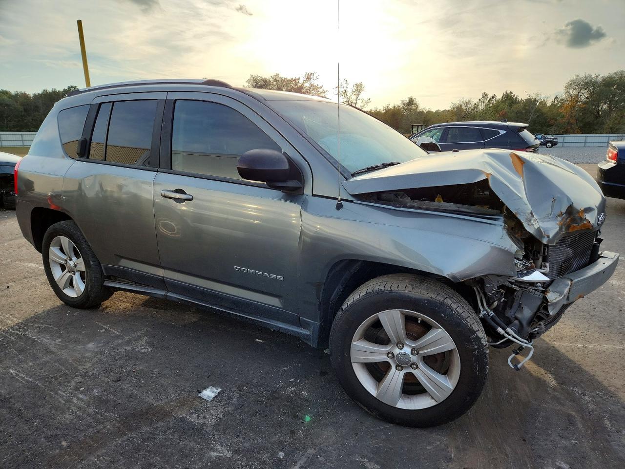 2012 JEEP COMPASS LATITUDE photo 4