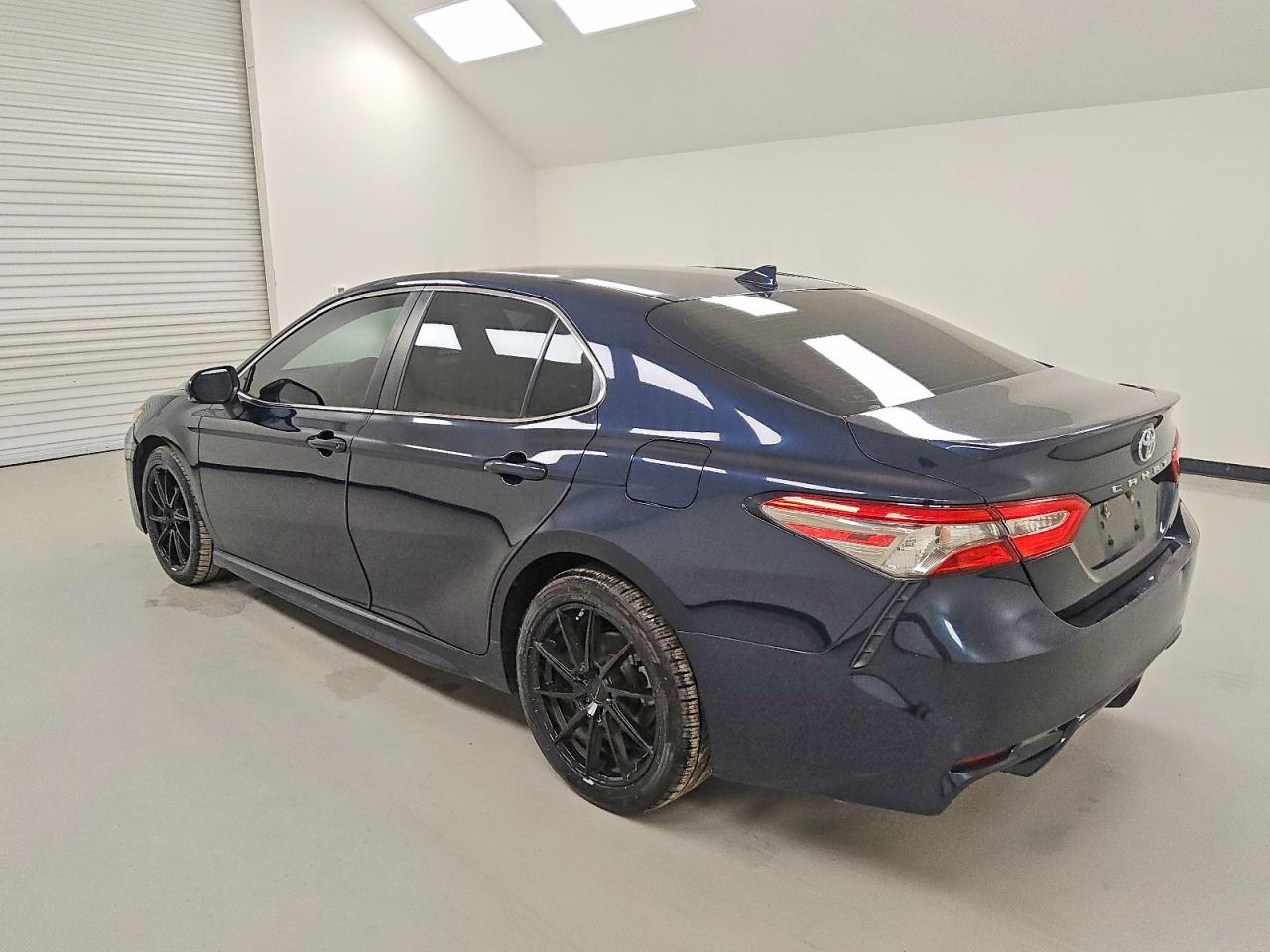 2019 TOYOTA CAMRY L photo 2
