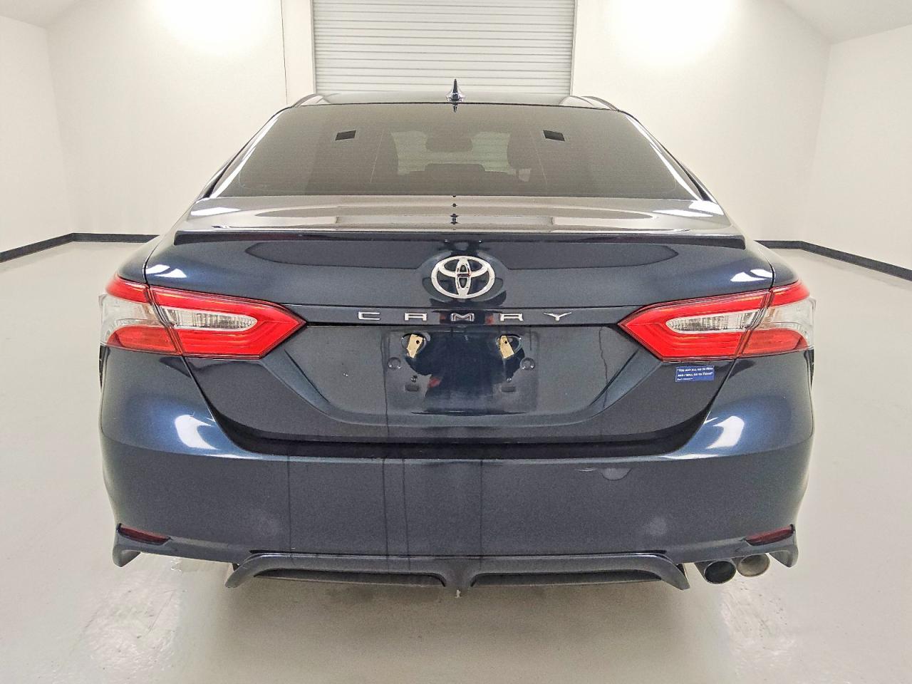 2019 TOYOTA CAMRY L photo 6