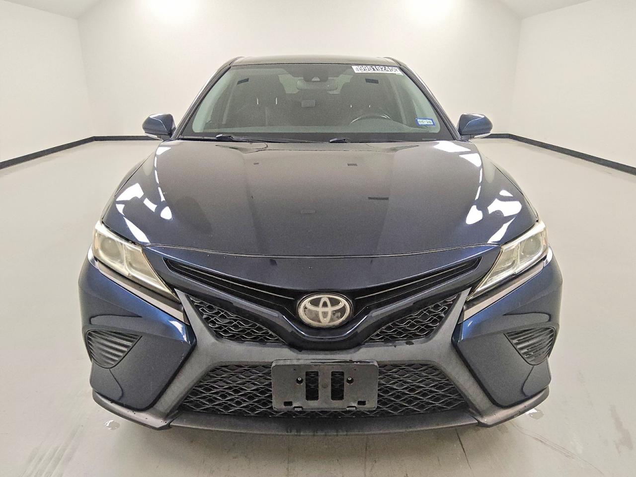 2019 TOYOTA CAMRY L photo 5
