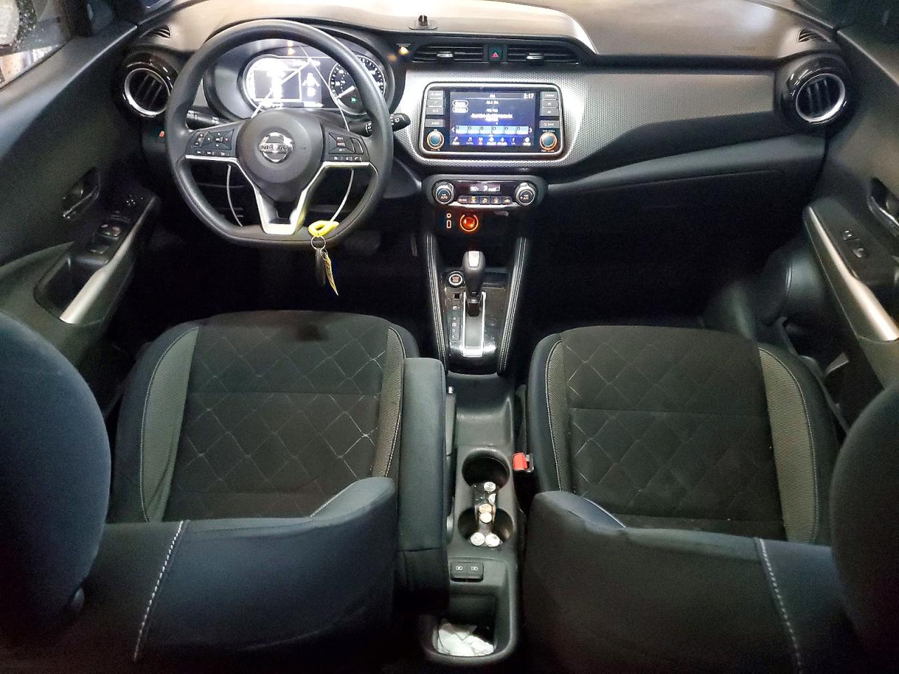 2018 NISSAN KICKS S photo 8