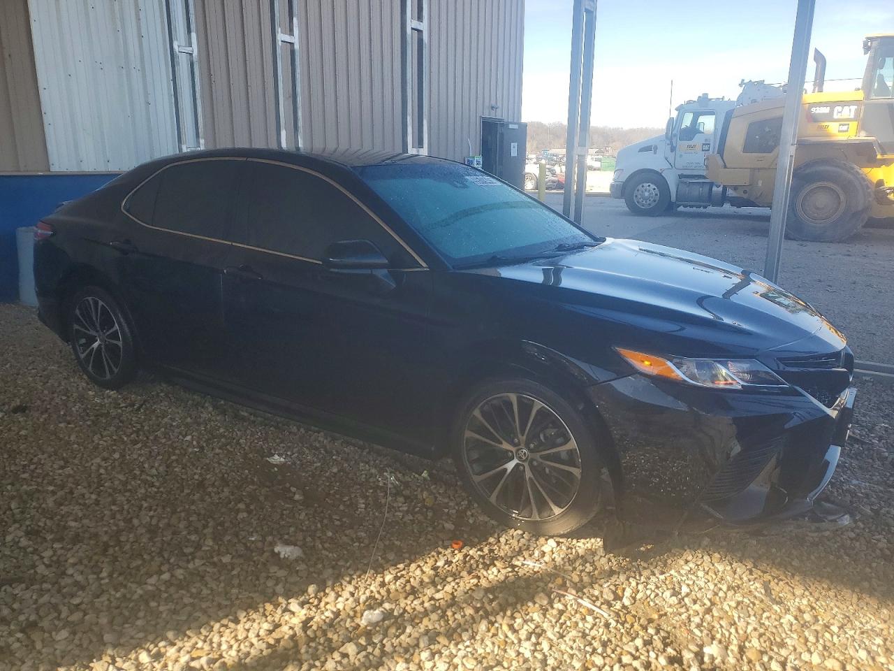2020 TOYOTA CAMRY SE photo 4