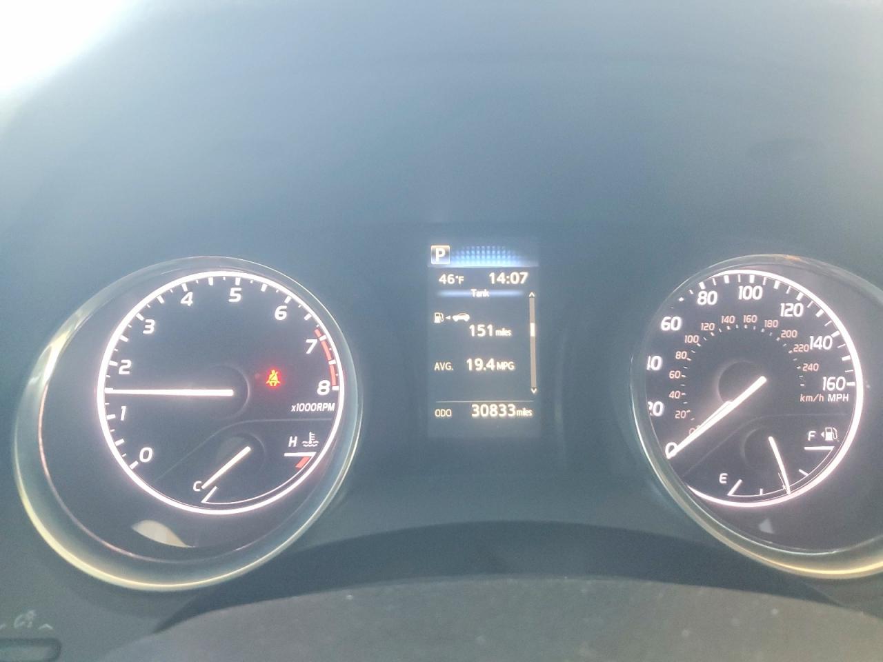 2020 TOYOTA CAMRY SE photo 9