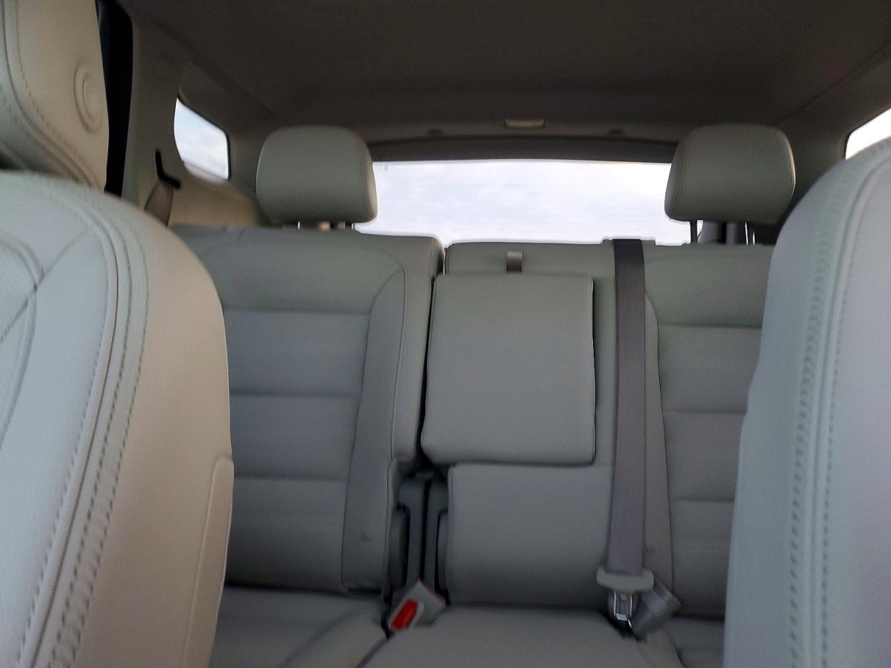 2024 GMC TERRAIN DENALI photo 10