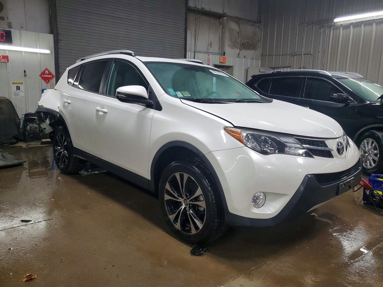 2015 TOYOTA RAV4 LIMITED photo 4
