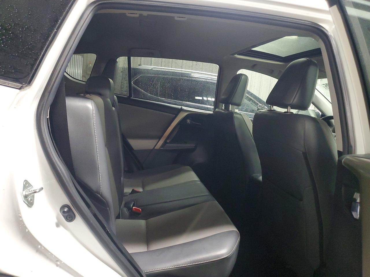 2015 TOYOTA RAV4 LIMITED photo 10