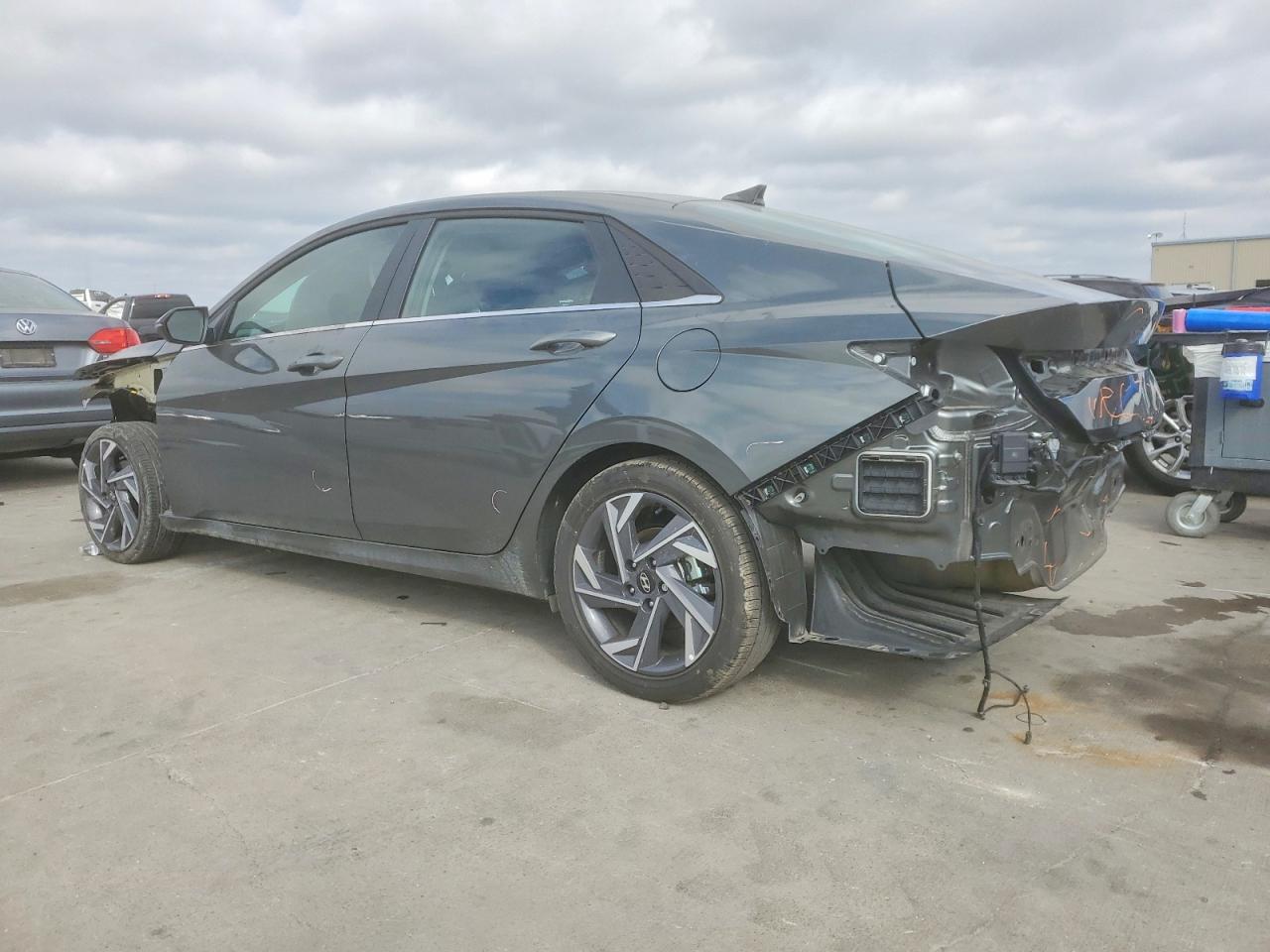 2025 HYUNDAI ELANTRA LIMITED photo 4
