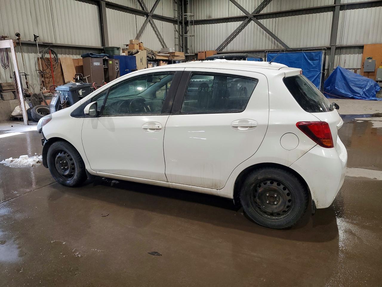 2017 TOYOTA YARIS photo 3