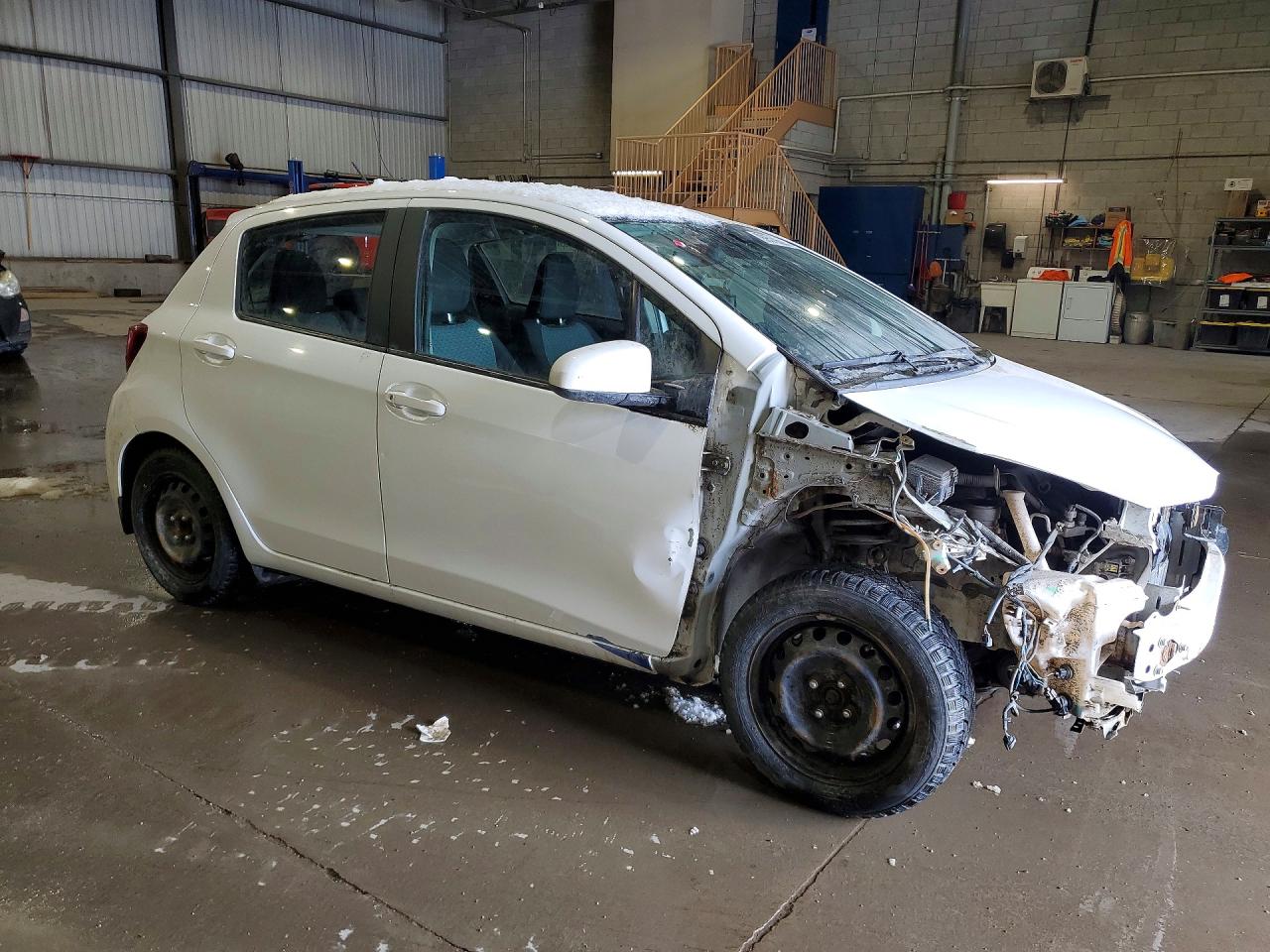 2017 TOYOTA YARIS photo 7