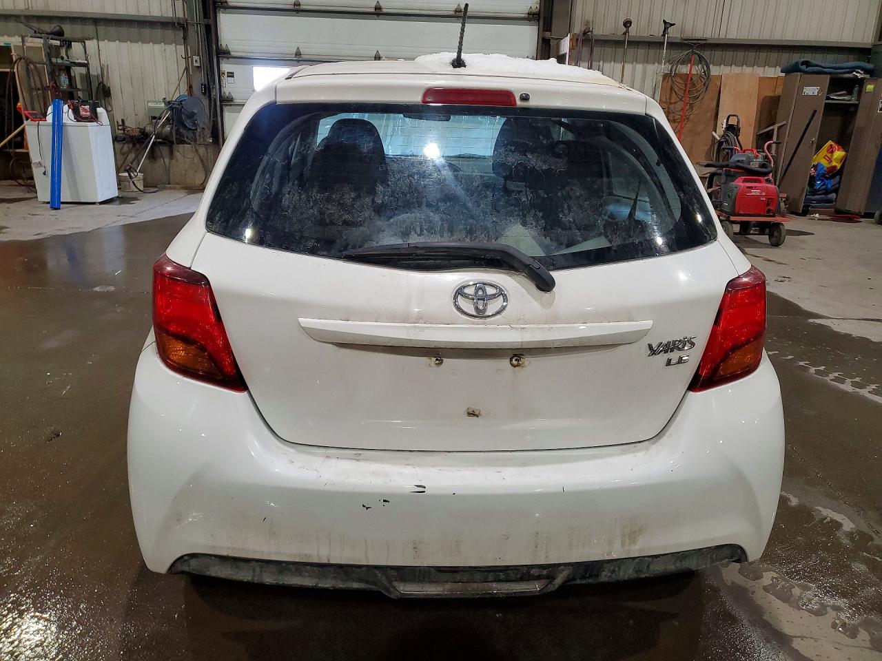 2017 TOYOTA YARIS photo 11