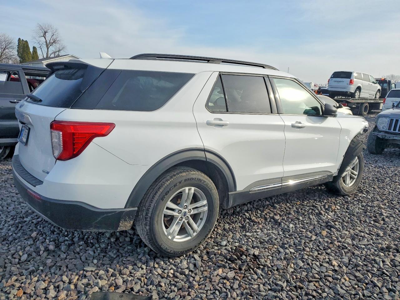 2020 FORD EXPLORER XLT photo 5