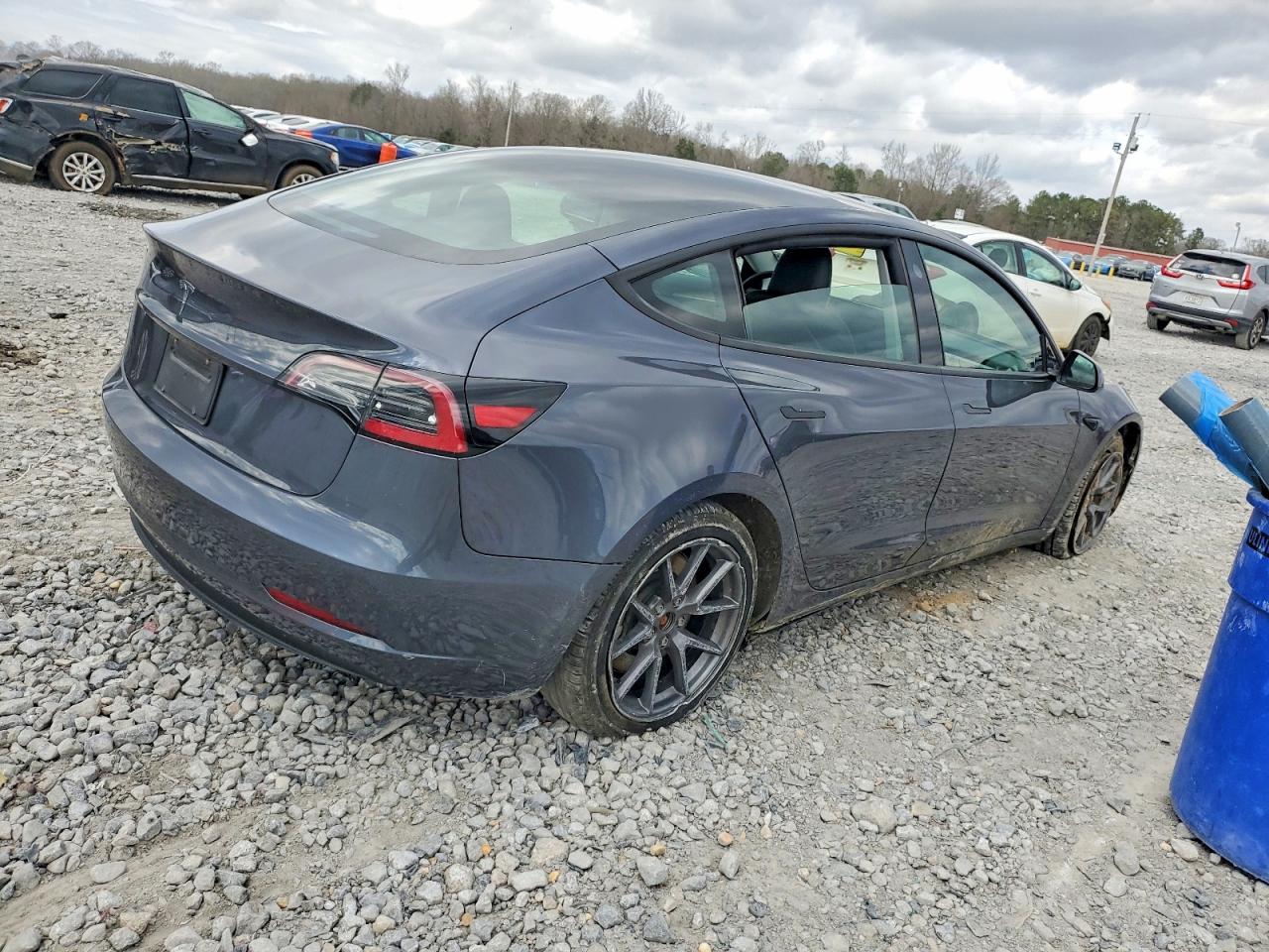 2023 TESLA MODEL 3 photo 3