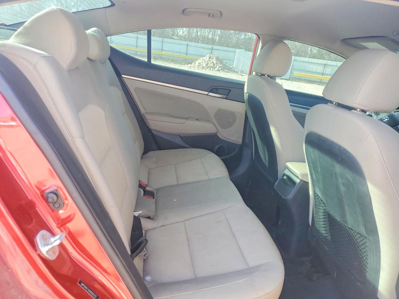 2017 HYUNDAI ELANTRA SE photo 10