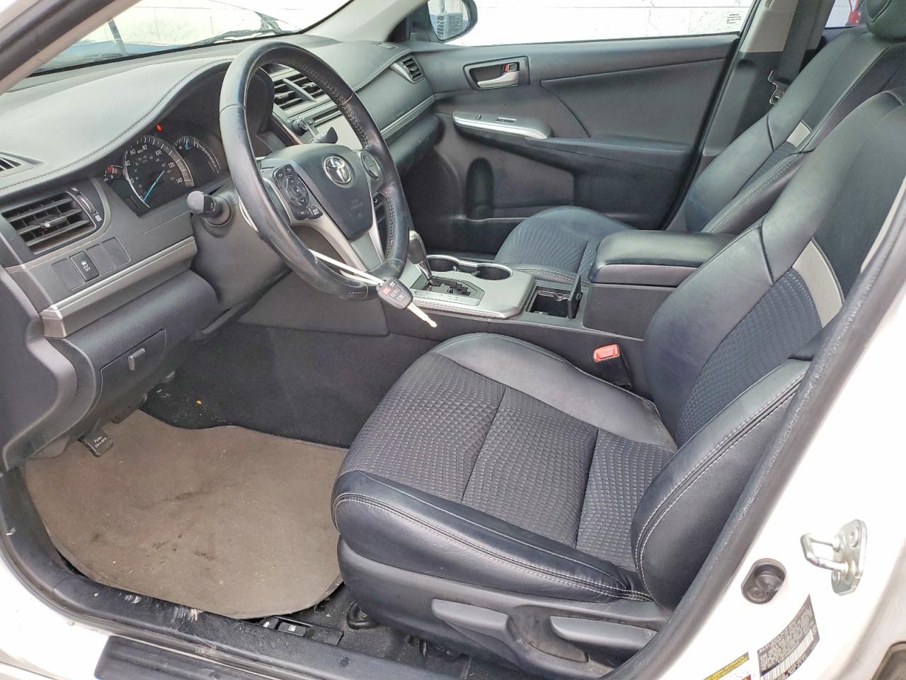 2013 TOYOTA CAMRY L photo 7