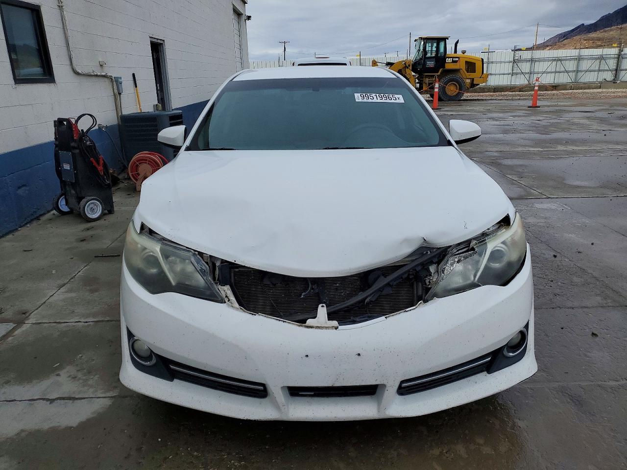 2013 TOYOTA CAMRY L photo 5