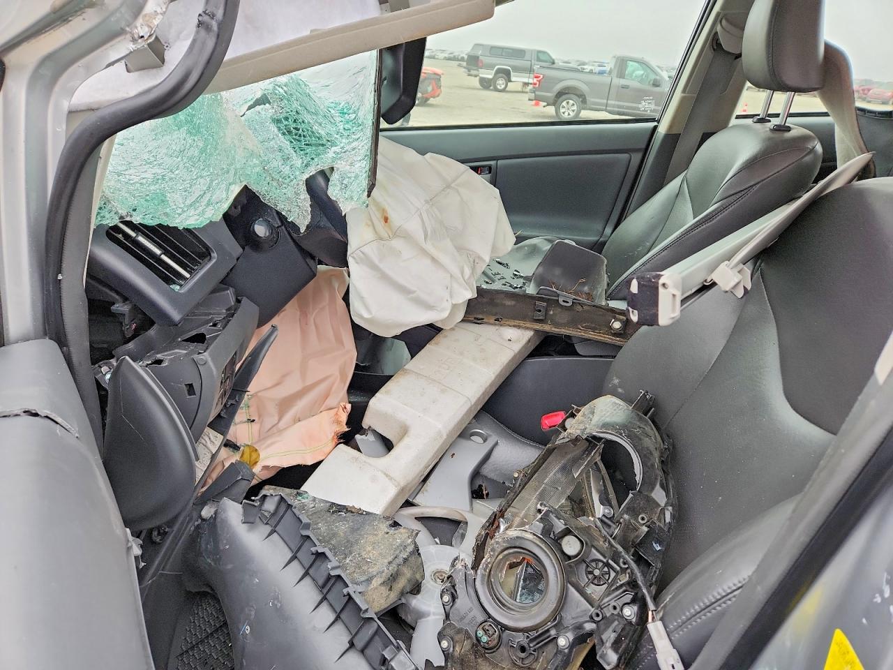 2011 TOYOTA PRIUS photo 7