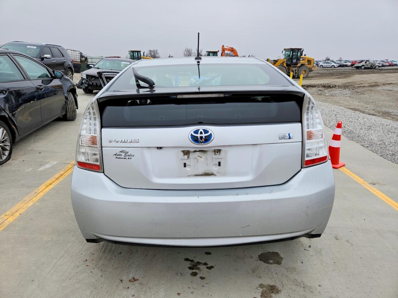 2011 TOYOTA PRIUS photo 6